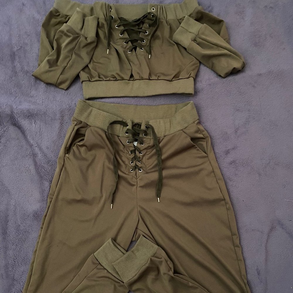 Matching sets - Picture 4 of 5
